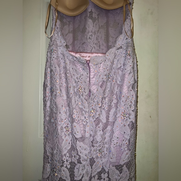 Unnoticeable missing rhinestones, hook broke in back but isnt needed. - Picture 9 of 13